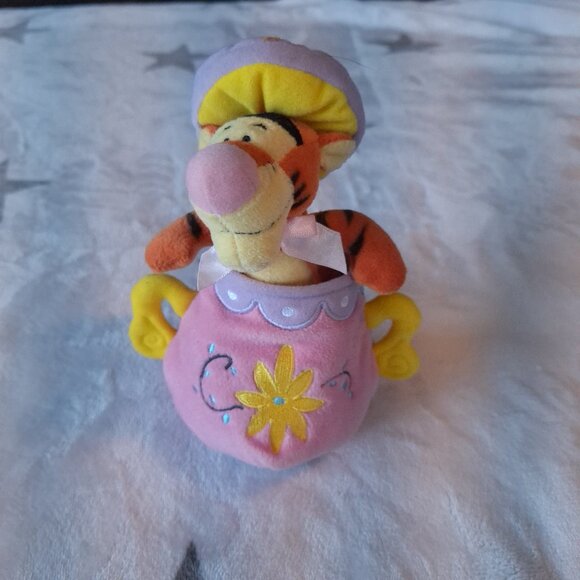 Disney Winnie The Pooh Sugar Bowl With Surprise Tigger Plush Easter Spring - Picture 1 of 12
